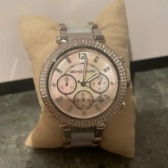 Michael Kors | Accessories | Michael Kors Womens Parker  display picture 1
